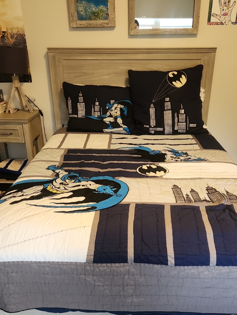 Pottery Barn Comics Batman Full Comforter Set in Black, Navy, Blue, White